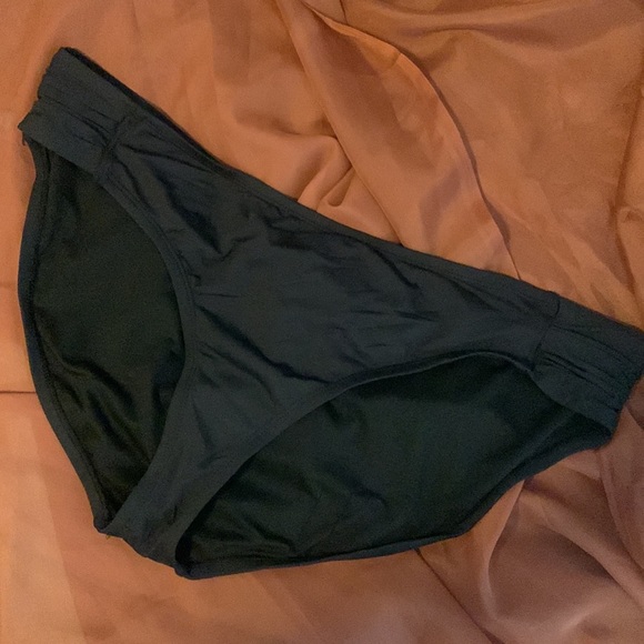 Apt 9 swim two piece. Size 1x! Good condition. - Picture 5 of 5